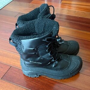 Men’s Columbia Black Insulated Boots - Like new!